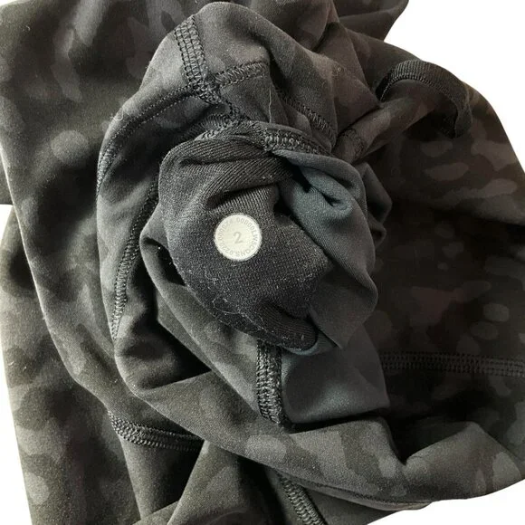 Lululemon Leggings Womens 2 Black Camo High Rise Lululemon Wunder Train Tight - Picture 7 of 11